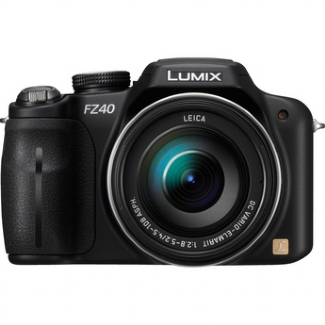 Panasonic Lumix DMC FZ40 - 14 Megapixels , 24x Optical Zoom, Digital Camera (Black)
